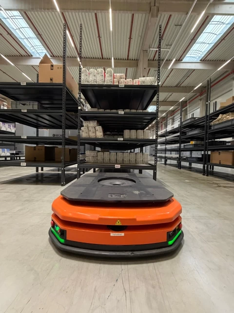 E-commerce Fulfillment powered by AMRs