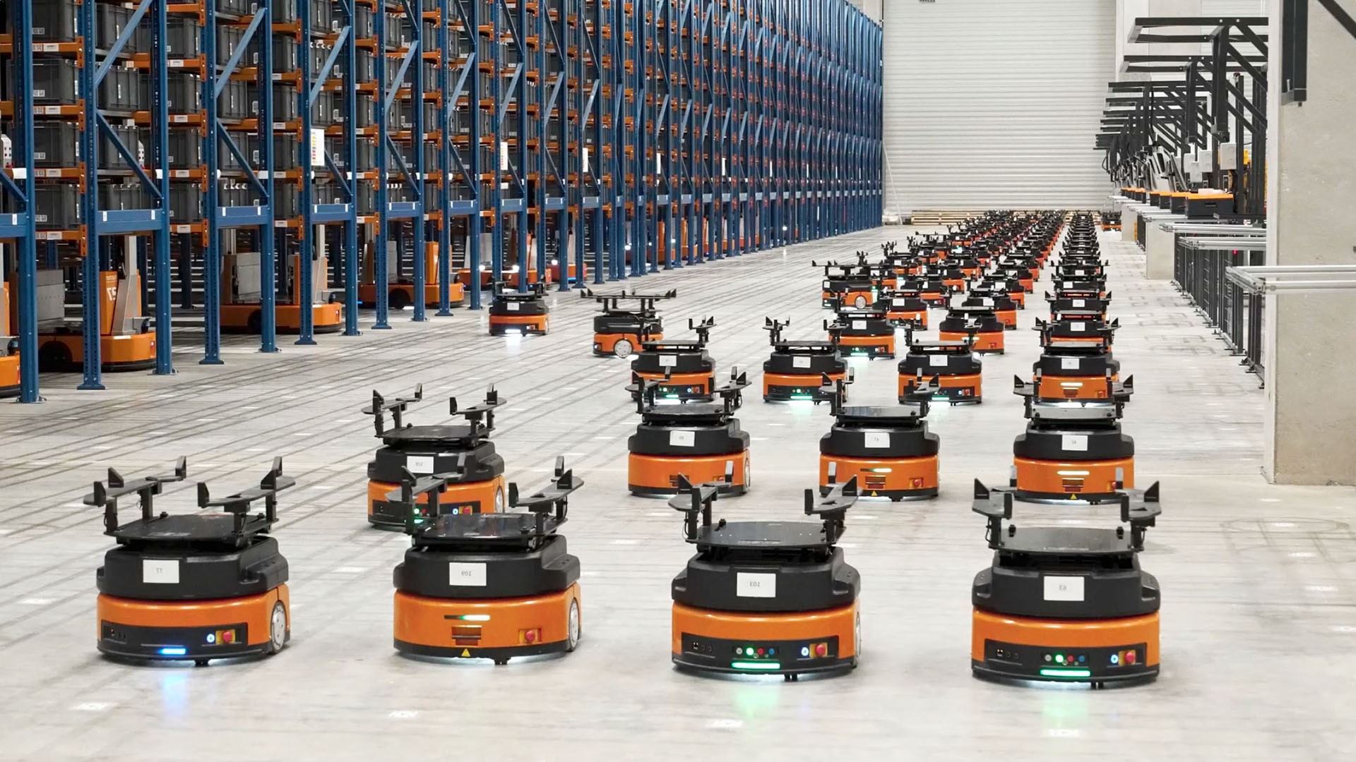 Quicktron X Winit| Quicktron Robotics - We Move The Future
